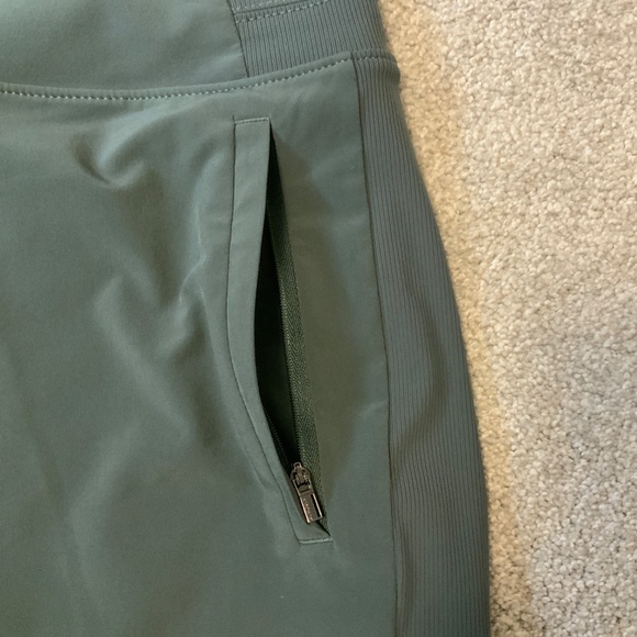 Dark green Athleta skort - Picture 2 of 4